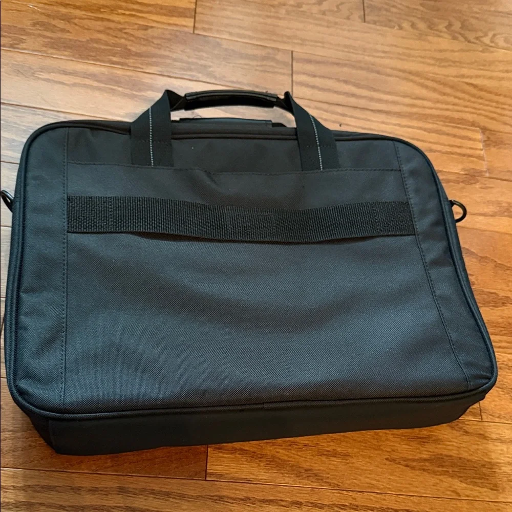 Targus - 15-16” Classic Slim Briefcase - Laptop Bag - New With Tags